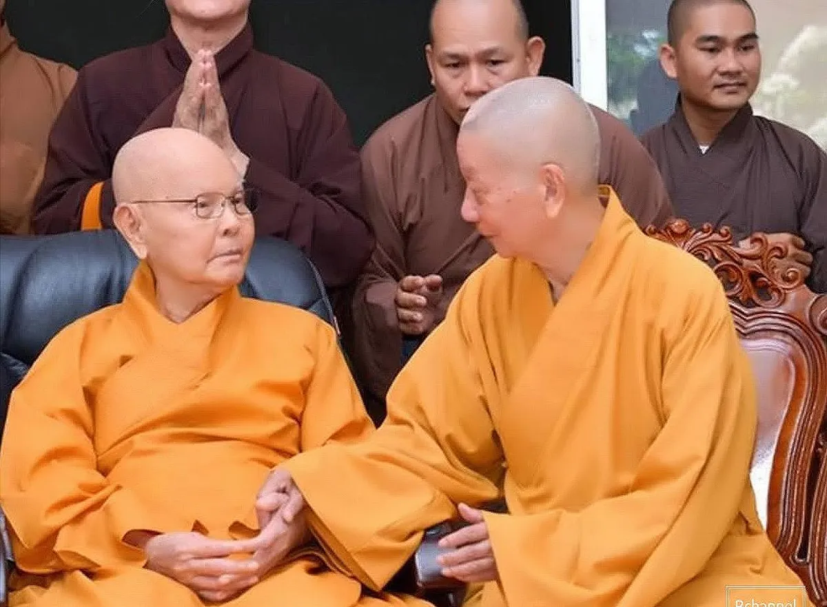 Hòa thượng Thích Từ Thông cùng chư tôn đức